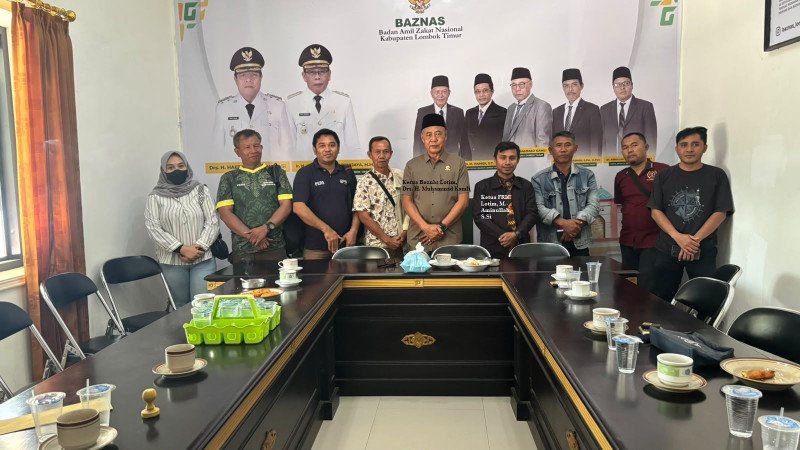 Foto Bersama Antara Ketua Baznas Lotim dengan Pimpinan Organisasi Wartawan Saat Rakor, pada Rabu (5/8/2026)